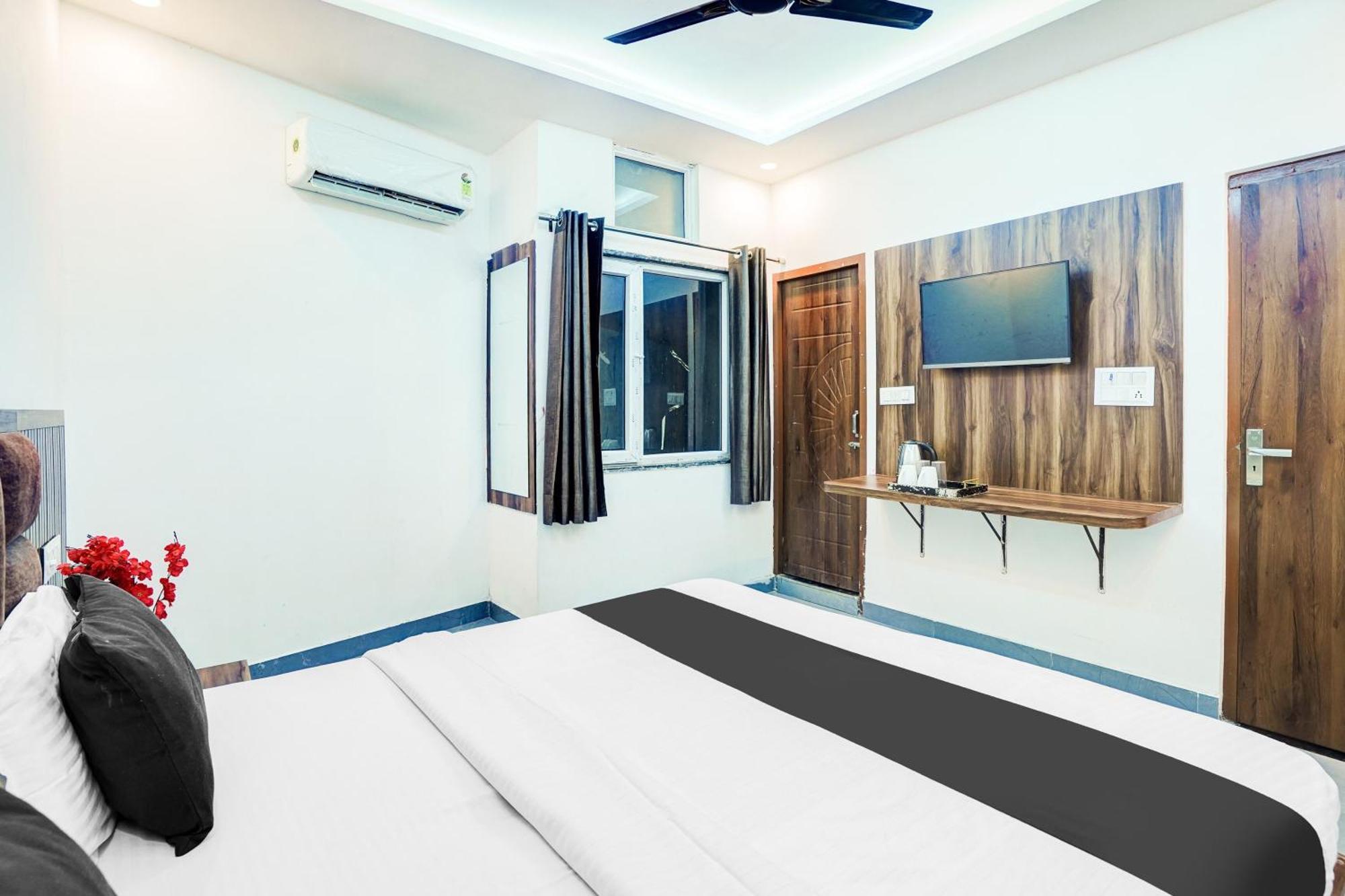 Super Hotel O Sunrakh Road Vrindavan Formerly Ganga Residency المظهر الخارجي الصورة